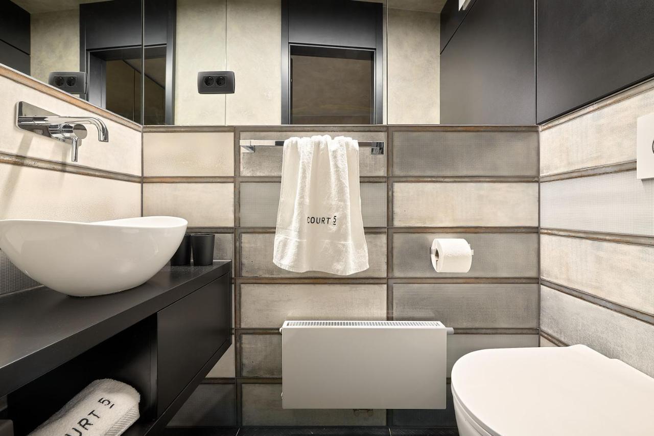 Court 5 Apartment