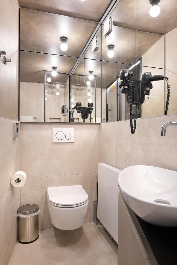 Apartment Court 5