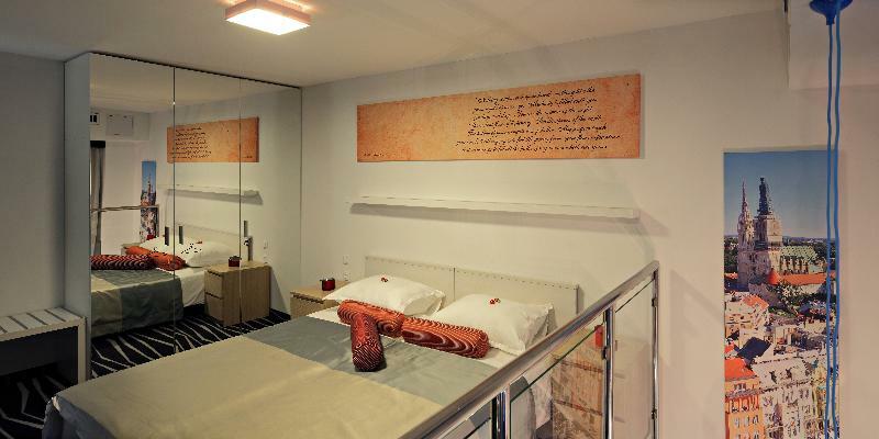 Apartment Court 5