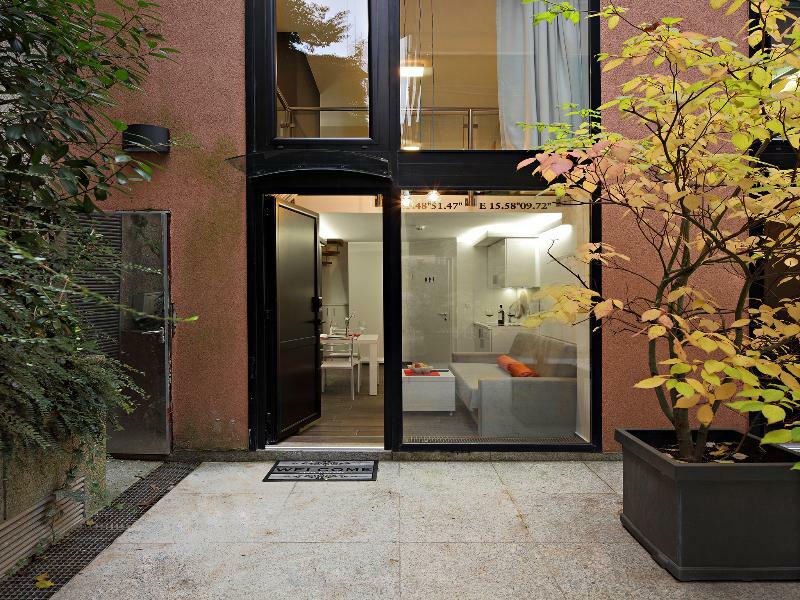 Apartment Court 5